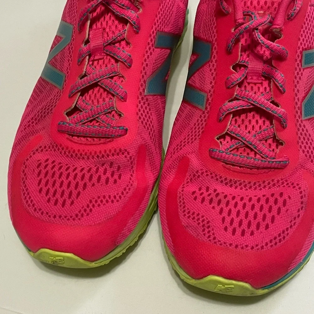 New Balance ARISHI pink Women’s Sz 6 Running Shoe sneakers MFG 08/2017